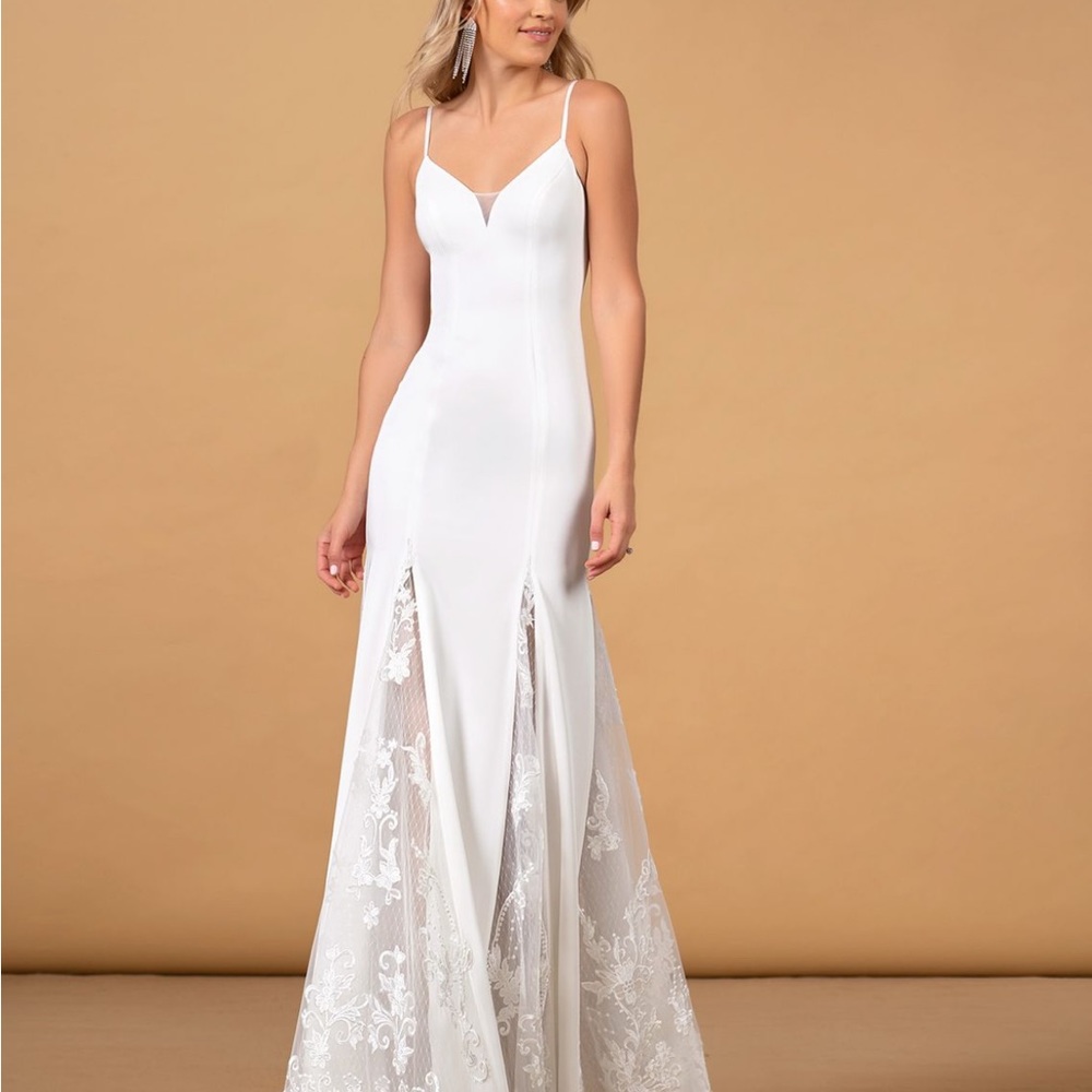 Azazie Lilo Wedding Dress NWT WD6 w GARMENT BAG lace diamond white floor length
